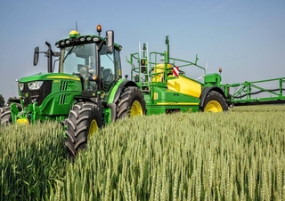 Getrokken veldspuiten John Deere R944i