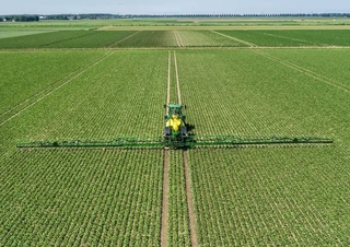 Getrokken veldspuiten John Deere R944i