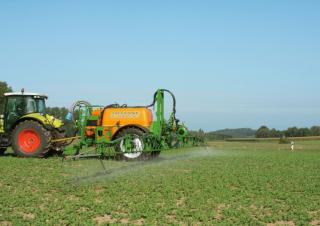 Getrokken veldspuiten Amazone UG 3000 Super (15) 