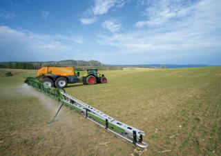 Getrokken veldspuiten Amazone UX 11200 (28)