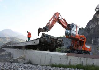 Rupsgraafmachines Hitachi ZX 180 W