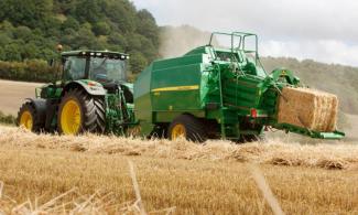 Vierkante-balenpersen John Deere 1424 C
