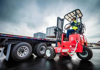 Vrachtwagen Gemonteerde Vorkheftrucks Heftrucks op diesel Moffett M8 NX 25.3