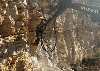 Aangebouwd Hydraulische brekers OSA Demolition Equipment MB 10