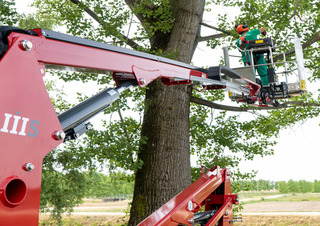 Knikarmhoogwerker Knikarmhoogwerkers op rupsbanden Hinowa Lightlift 14.70 IIIS