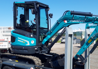 Mini-graafmachines Sunward SWE25UF
