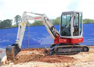 Mini-graafmachines Takeuchi TB 138 FR