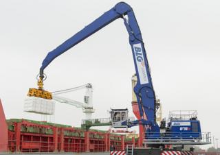 Graafmachines in overslaguitvoering Sennebogen 875 M