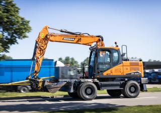 Mobiele graafmachines Doosan DX160W-7