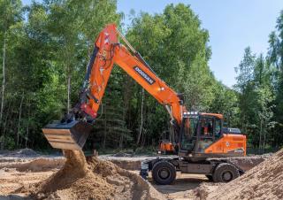 Mobiele graafmachines Doosan DX210W-7