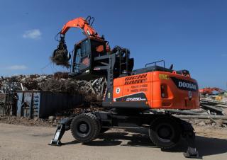 Graafmachines in overslaguitvoering Doosan DX250WMH-5