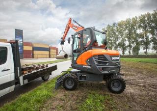 Mobiele graafmachines Doosan DX57W-5