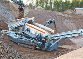 Mobiele zeefinstallaties Metso Lokotrack ST2.4