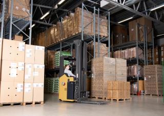 Pallet Stapelaars Pallet stapelaars zittende bestuurder Caterpillar NSS12N2TF