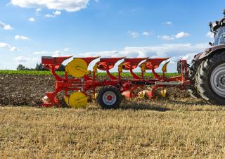 Ploegen Pöttinger Servo 4000