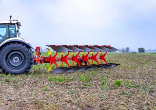 Ploegen Pöttinger Servo 4000
