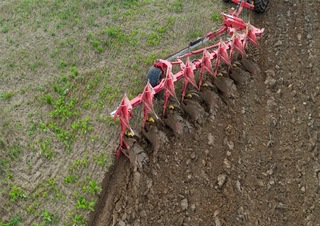 Ploegen Pöttinger Servo T 6000