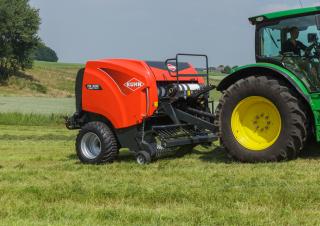 Ronde-balenpersen Kuhn FB 3130 