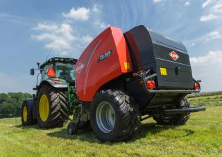 Ronde-balenpersen Kuhn FB 3135