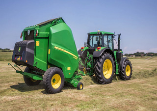 Ronde-balenpersen John Deere V461M