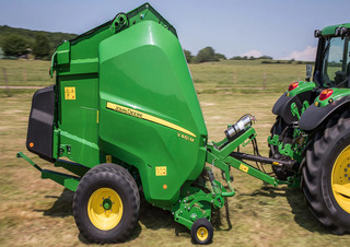 Ronde-balenpersen John Deere V461M