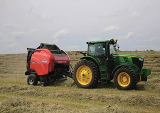 Ronde-balenpersen Kuhn VB 560