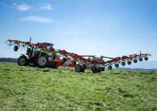 Rotatieschudders Pöttinger Hit HT 17160