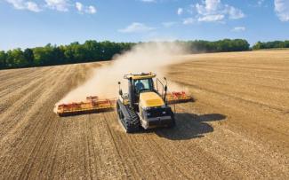 Tractors met rubberwielen Challenger MT845 C