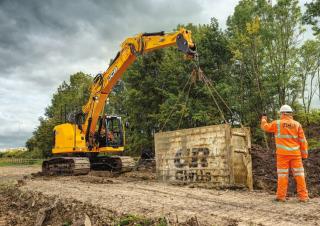 Rupsgraafmachines JCB 245XR