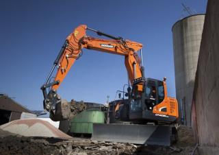 Rupsgraafmachines Doosan DX235LCR