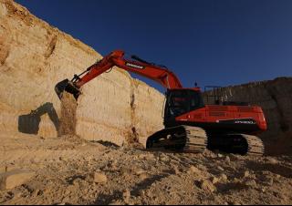 Electrische rups graafmachines Doosan DX300LC-5 SLR