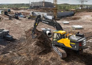 Rupsgraafmachines Volvo EC220ELR