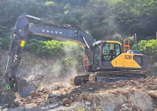 Rupsgraafmachines Volvo EC230F N 