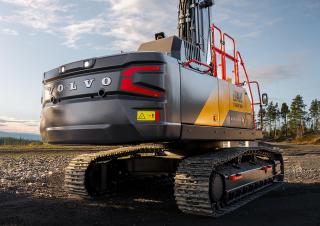 Rupsgraafmachines Volvo EC400 Straight Boom NL
