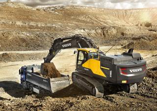 Rupsgraafmachines Volvo EC480EL