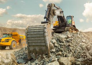 Rupsgraafmachines Volvo EC750E
