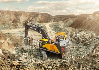 Rupsgraafmachines Volvo EC750E