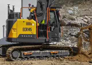 Rupsgraafmachines Volvo ECR145F LM