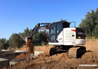 Rupsgraafmachines Hidromek HMK 145 LC SR