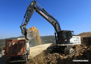 Rupsgraafmachines Hidromek HMK 230 NLC