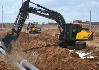 Rupsgraafmachines Hyundai HX210AL