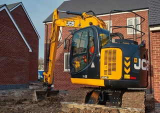 Rupsgraafmachines JCB JZ140