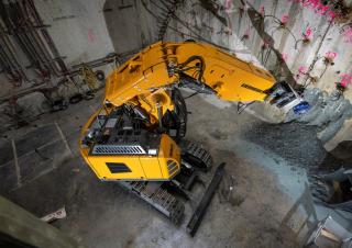 Rupsgraafmachines Liebherr R 950 Tunnel Litronic 