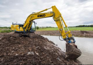 Rupsgraafmachines Kobelco SK 210 LC 10