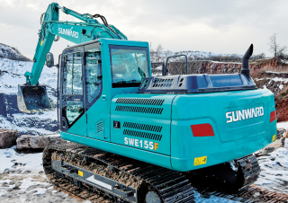Rupsgraafmachines Sunward SWE155F