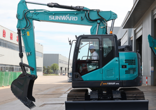 Rupsgraafmachines Sunward SWE155UF-2PB