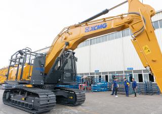 Rupsgraafmachines XCMG XE180F