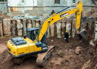 Rupsgraafmachines XCMG XE200DA