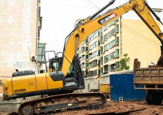 Rupsgraafmachines XCMG XE200DA