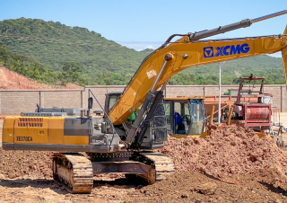 Rupsgraafmachines XCMG XE370CA 